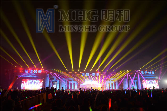 明和集团闪亮打造2014蓝思科技迎春颁奖荣誉大典！