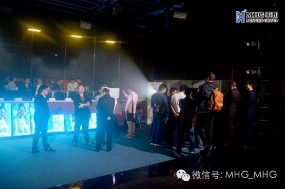 体验明和LED灯具、LED显示屏产品