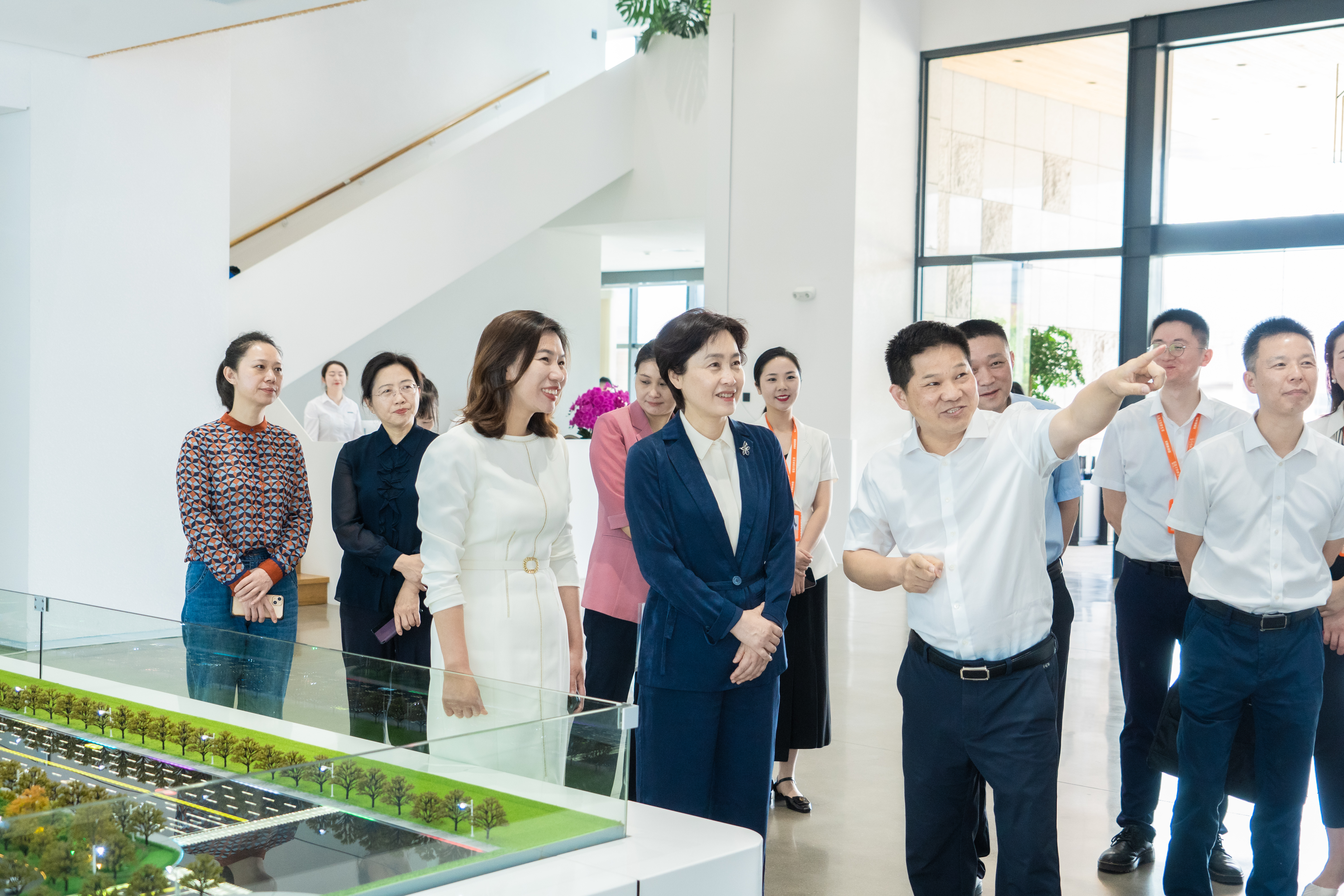 湖南省文旅厅厅长李爱武一行莅临明和调研指导