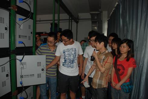 LED屏技术员为同学们讲解屏体结构及原理